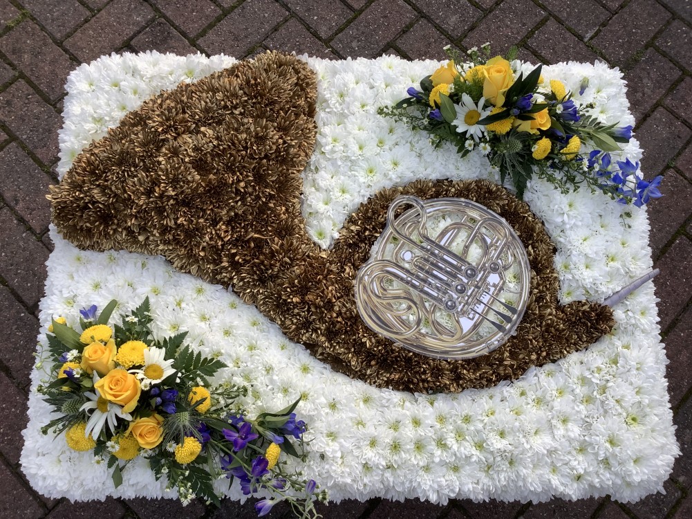 2D French Horn Funeral Tribute